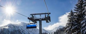 Images/first Time Skiing/chair Lift Mountain Preview.jpg